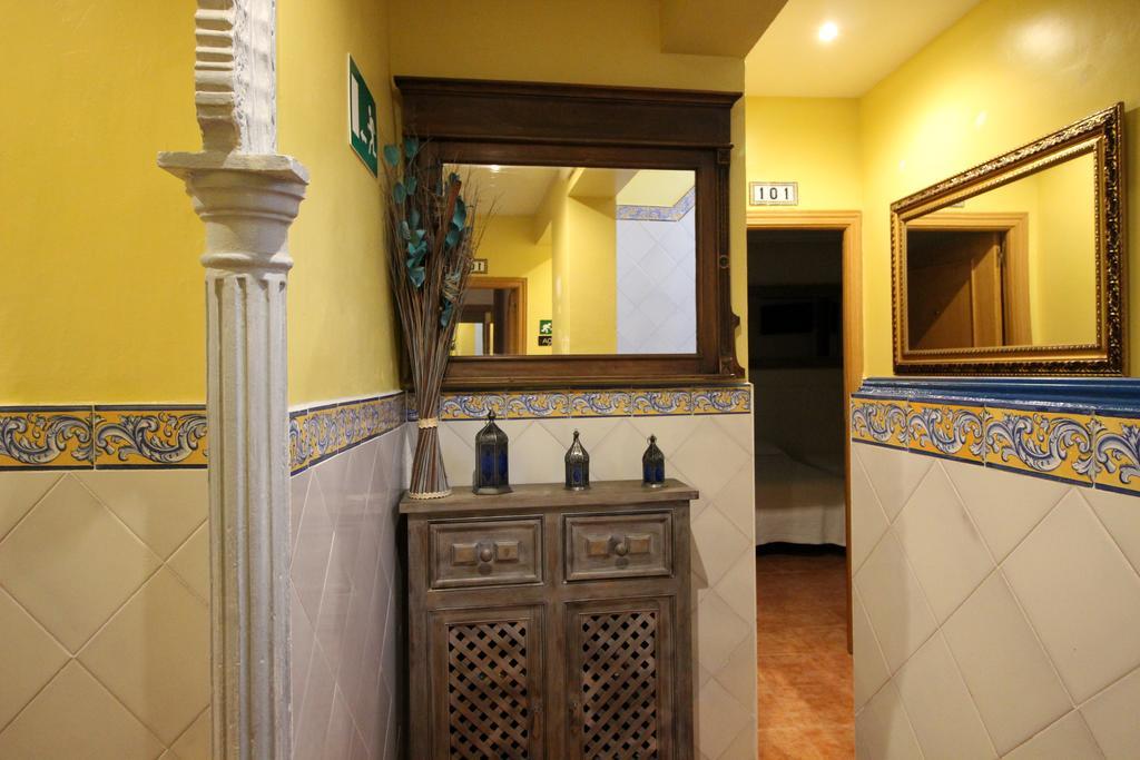 Hostal Guadalupe Торремолинос Экстерьер фото