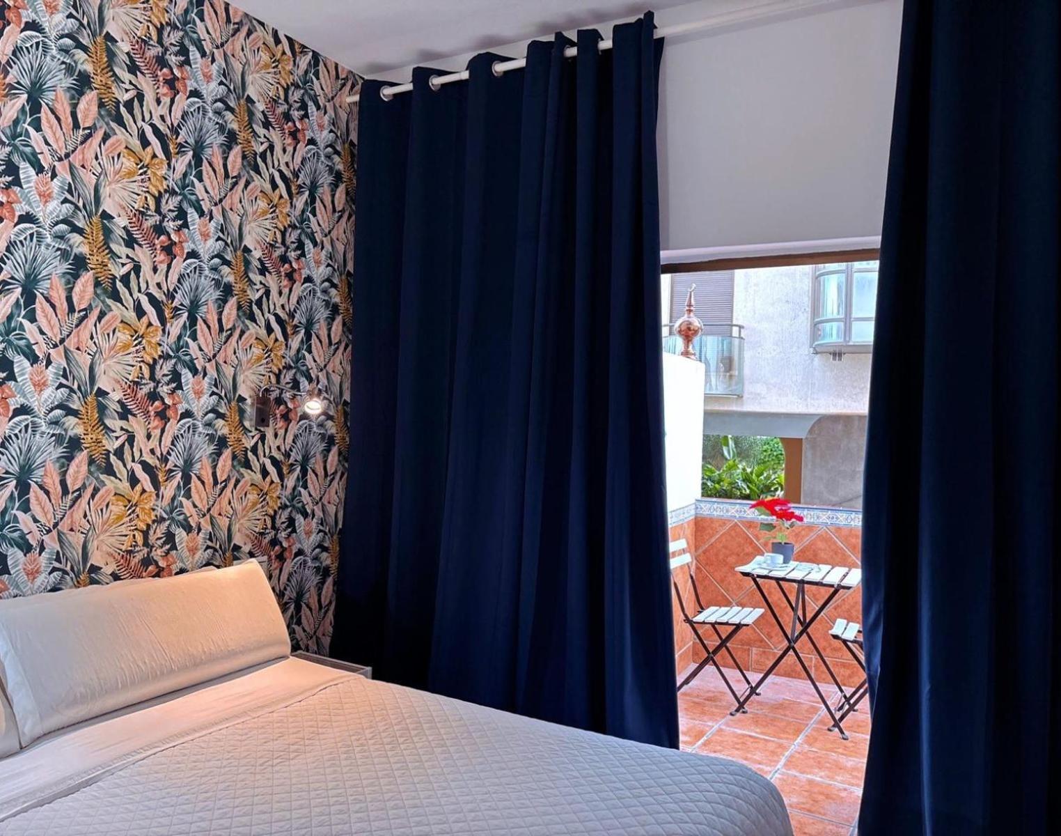 Hostal Guadalupe Торремолинос Экстерьер фото