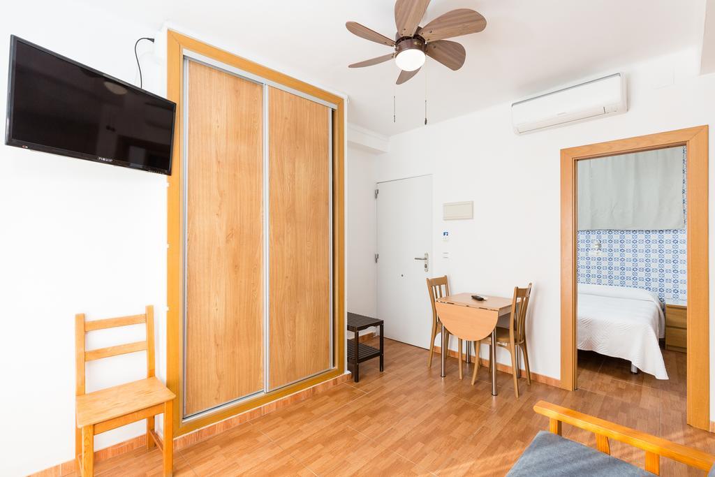 Hostal Guadalupe Торремолинос Экстерьер фото