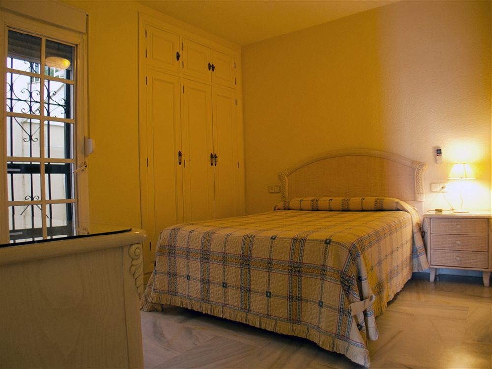 Hostal Guadalupe Торремолинос Экстерьер фото